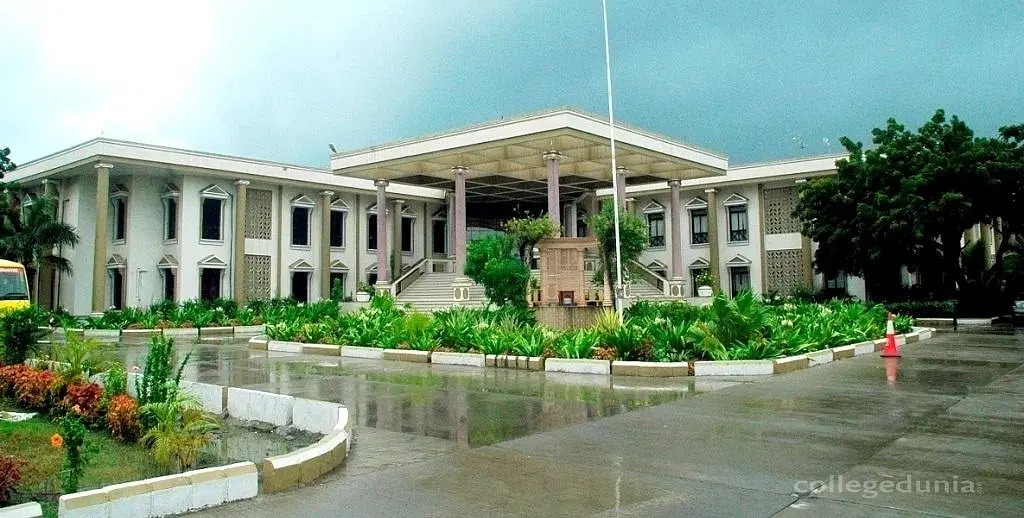 Shrimad Rajchandra Institute of Management and Computer Application